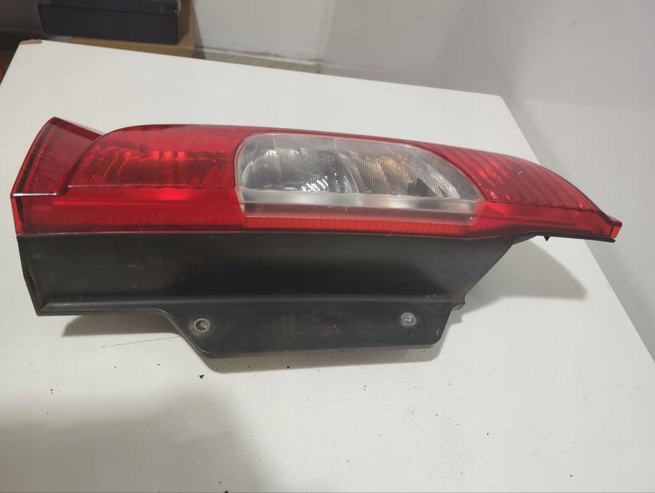 Lampa tylna lewa Peugeot Bipper 08 - zdjęcie 3