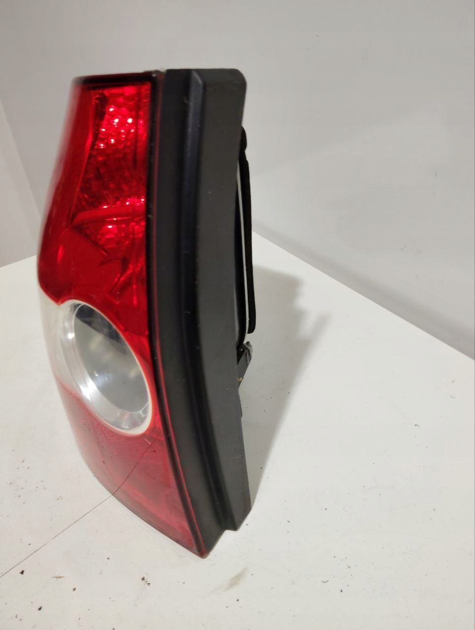 Lampa tylna lewa VW Fox 05-11 - zdjęcie 4