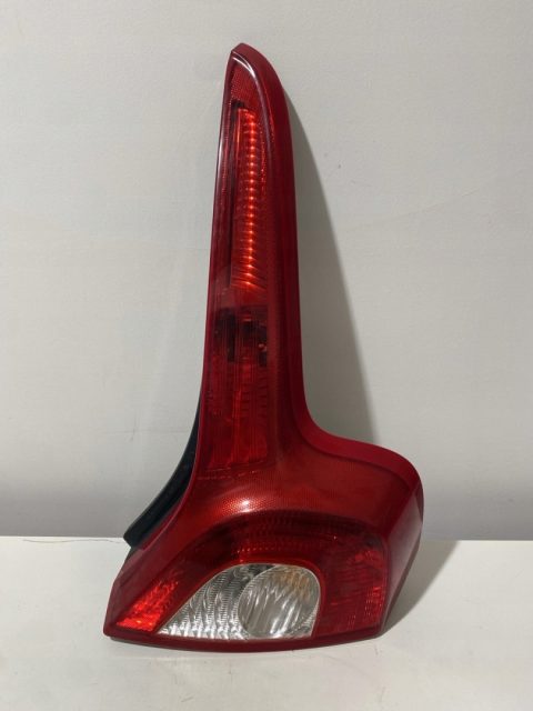 Lampa tylna prawa Volvo C30 2008 strona