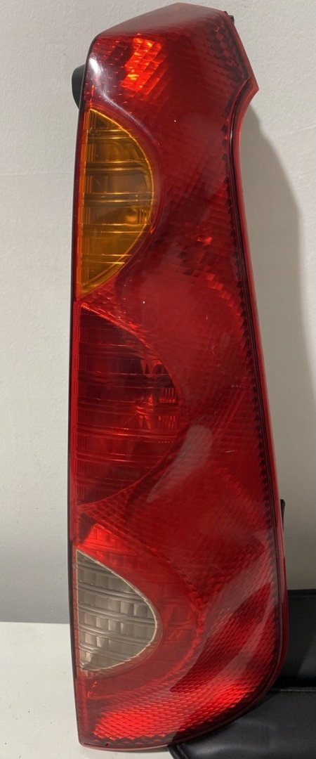 Lampa tylna Nissan Note E4 11074 2010