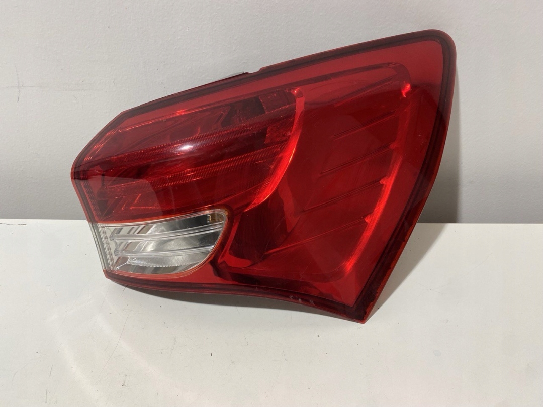 Lampy tylne Hyundai IX20 2014 prawa 924011K0