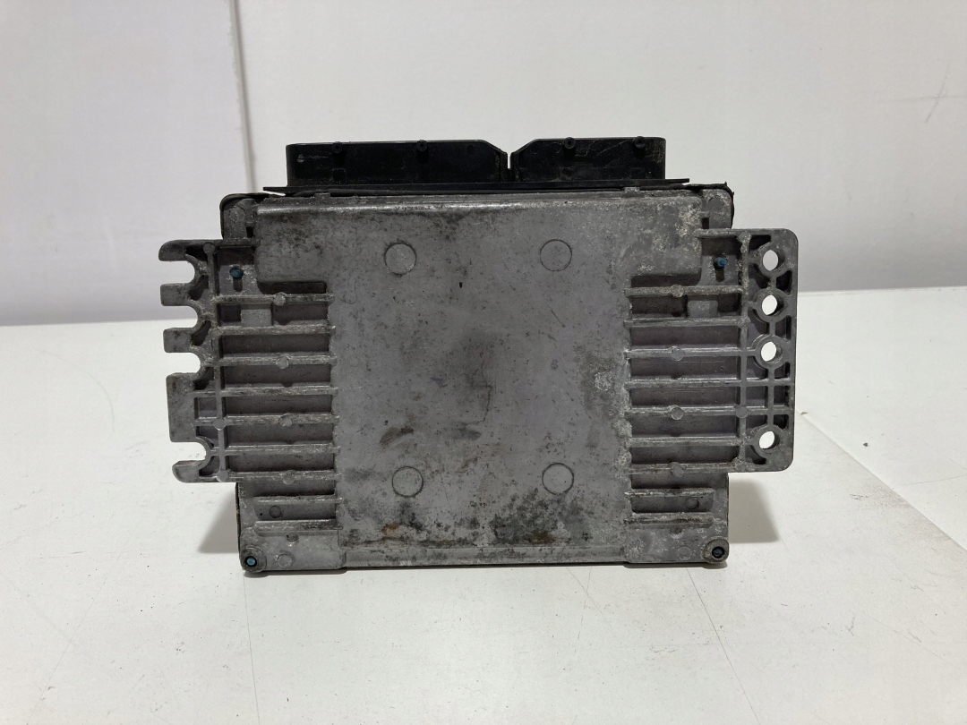 Sterownik silnika Nissan Note E3 1.4 MEC37-510 Y3 - zdjęcie 2