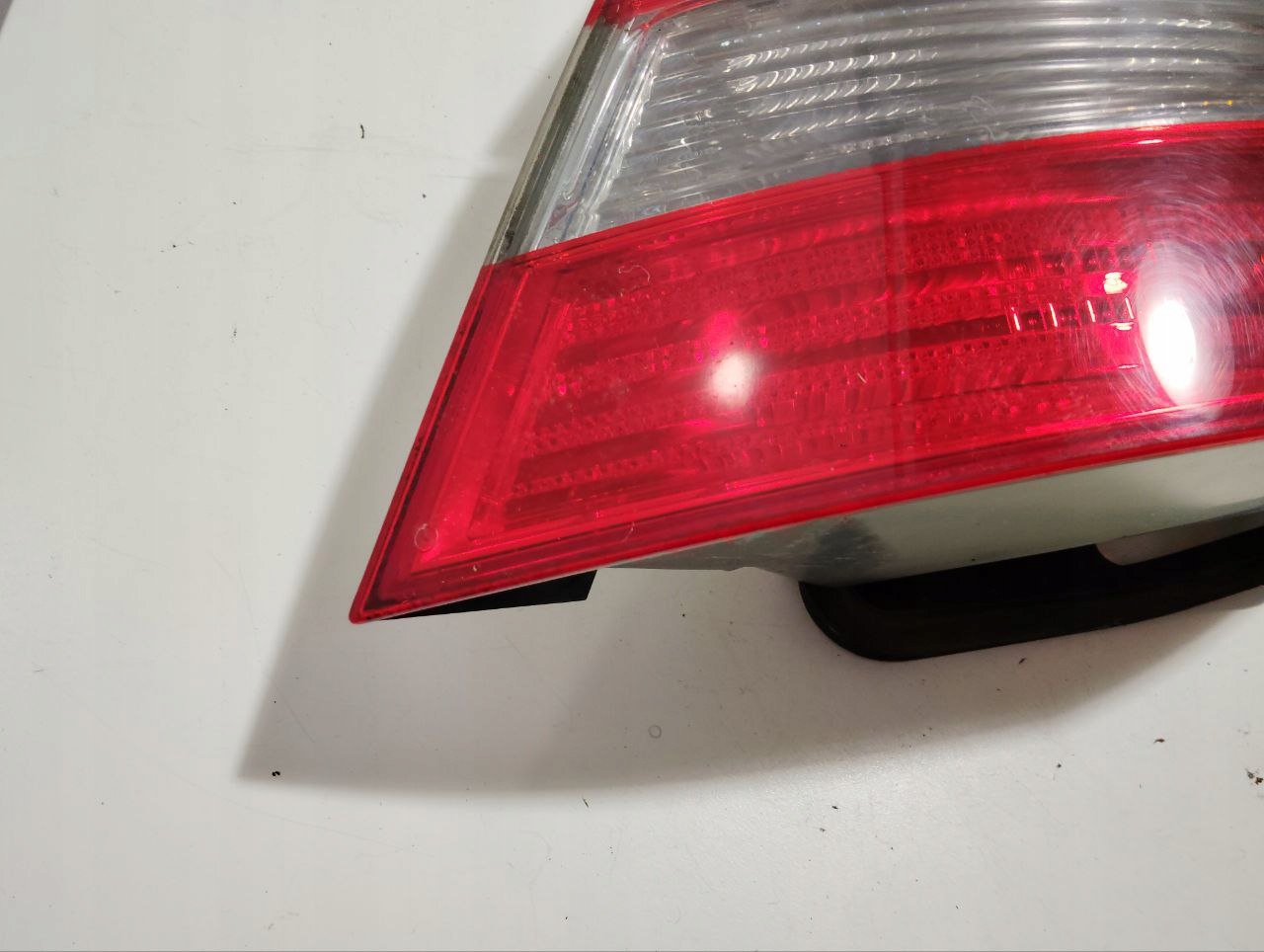 Lampa tylna prawa Mercedes C-Klasa W204 - zdjęcie 2