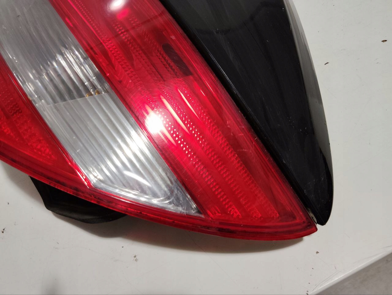Lampa tylna prawa Mercedes C-Klasa W204 - zdjęcie 3
