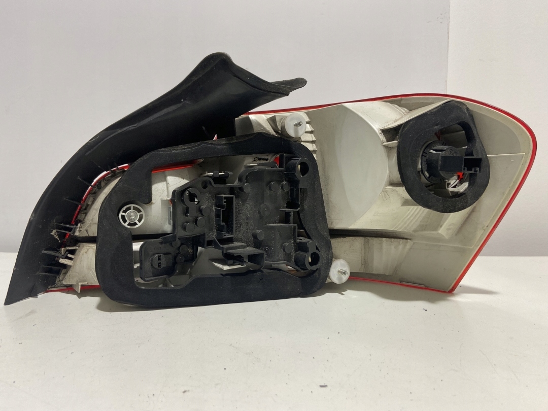 BMW E82 2008 LAMPA TYŁ LEWA 2VP00961501 ANGLIK - zdjęcie 4