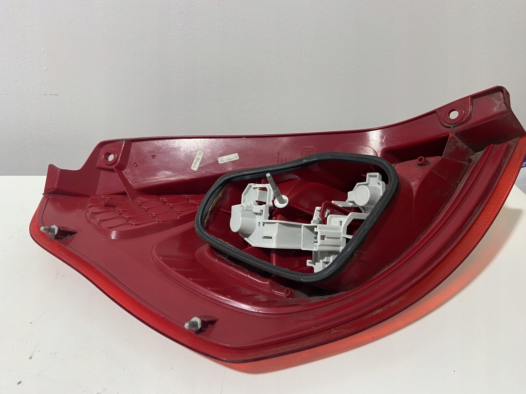 LAMPA PRAWY TYŁ 8A61-13404-A FORD FIESTA MK7 08-13R ANGLIK - zdjęcie 4