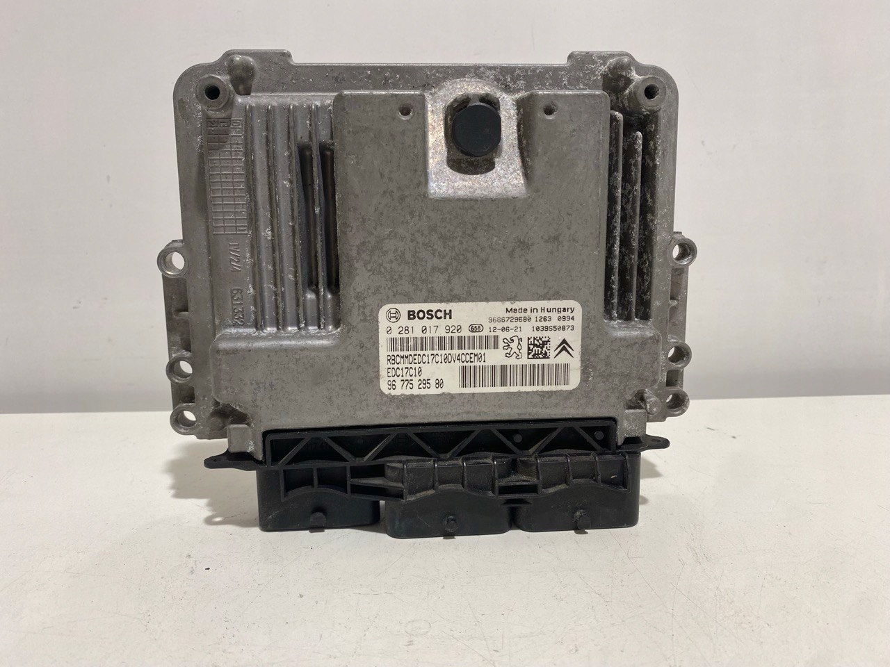Komputer silnika Peugeot OE 0281013872