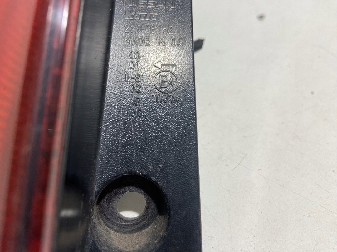 Lampa tylna lewa Nissan NOTE E11 220-16752 - zdjęcie 2