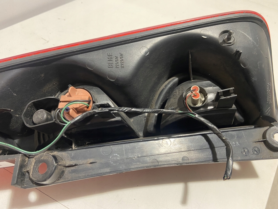 Lampa tylna lewa Nissan NOTE E11 220-16752 - zdjęcie 6