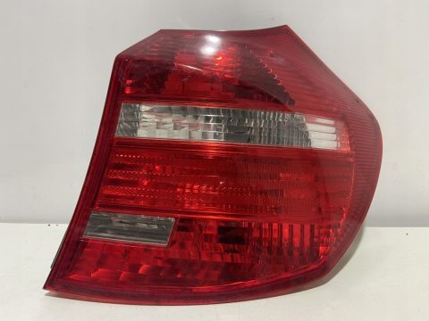 BMW 1 (E81/E82E/E87/E88) 07 – 13 KLOSZ LAMPY tył prawa 63217164956