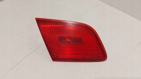 Lampa tylna lewa BMW E90 E91 – wewnętrzna klapy Bagażnika 480351 l