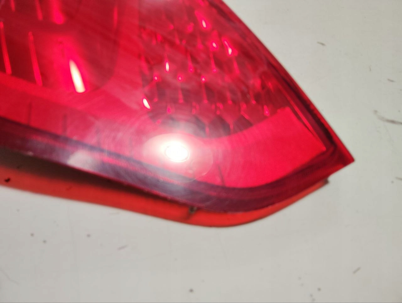 Lampa tylna prawa Ford Fiesta strona - zdjęcie 3
