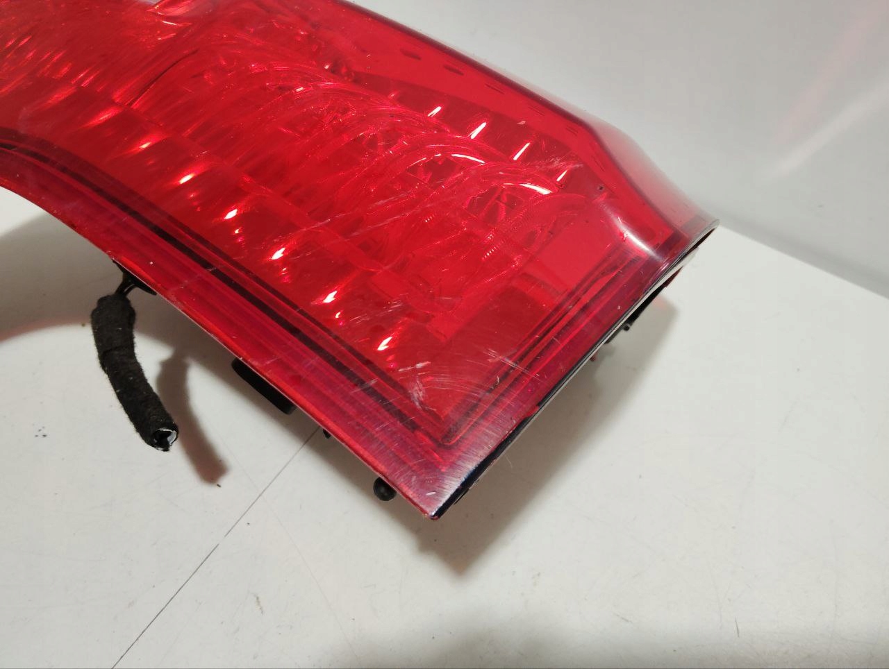 Lampa tylna lewa Peugeot 5008 2009 – 2017 - zdjęcie 3
