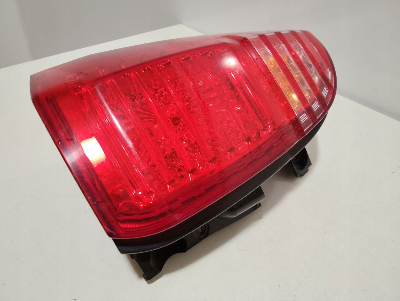 Lampa tylna lewa Peugeot 5008 2009 – 2017 - zdjęcie 4
