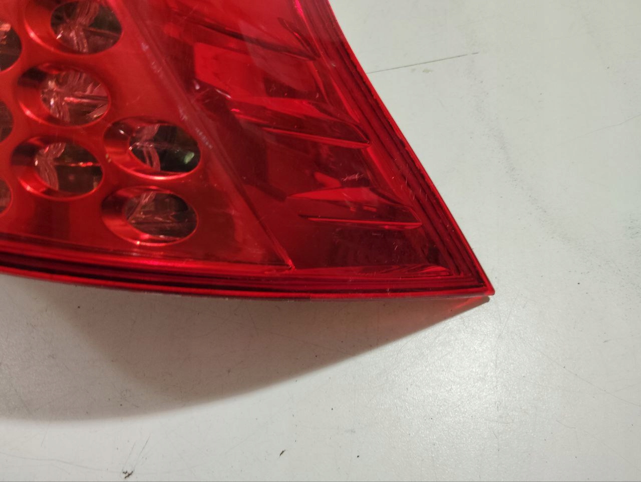 Lampa tylna prawa strona Peugeot 3008 - zdjęcie 2