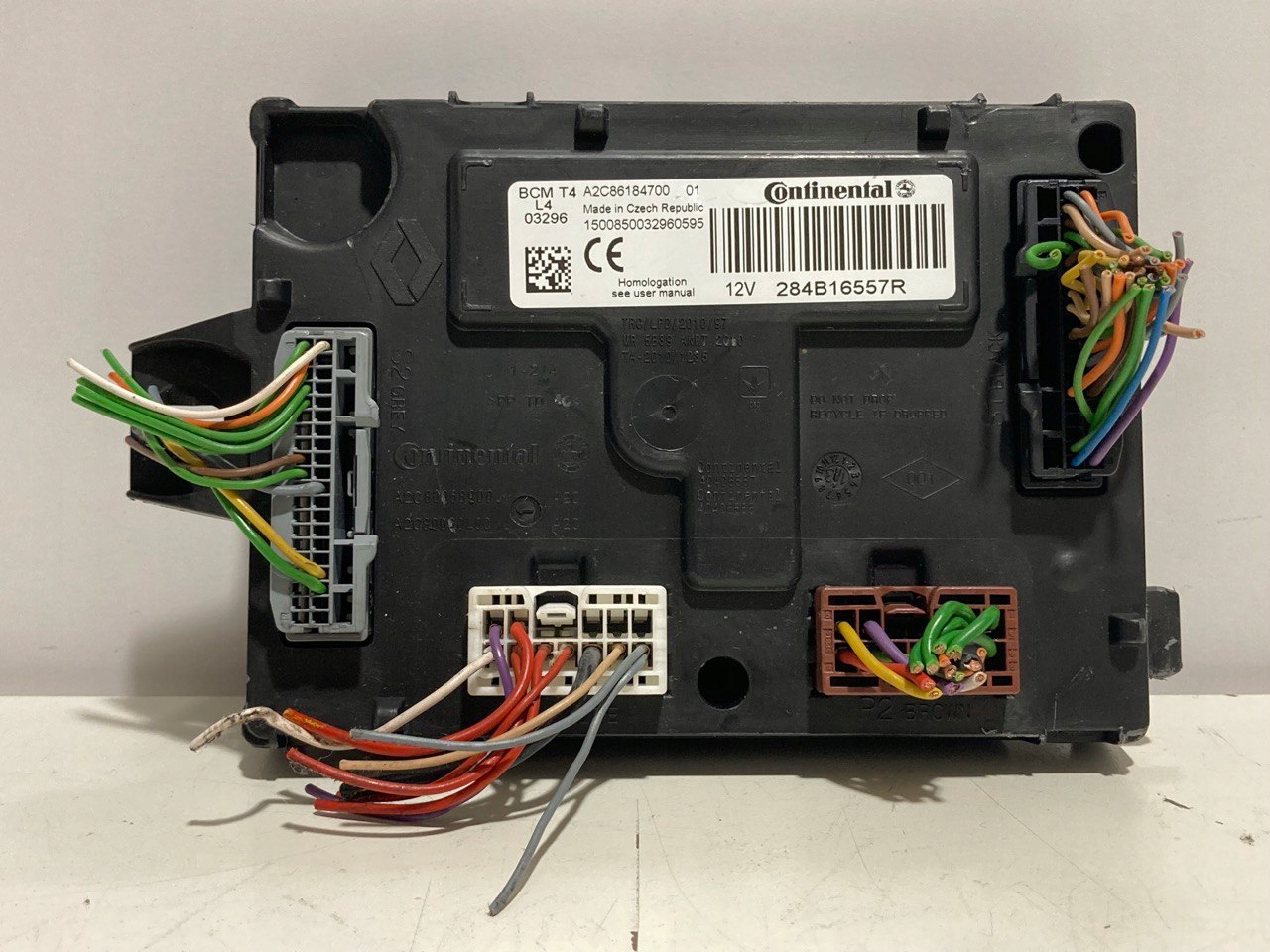Renault Clio IV komputer sterownik BCM 284B16557R - zdjęcie 2