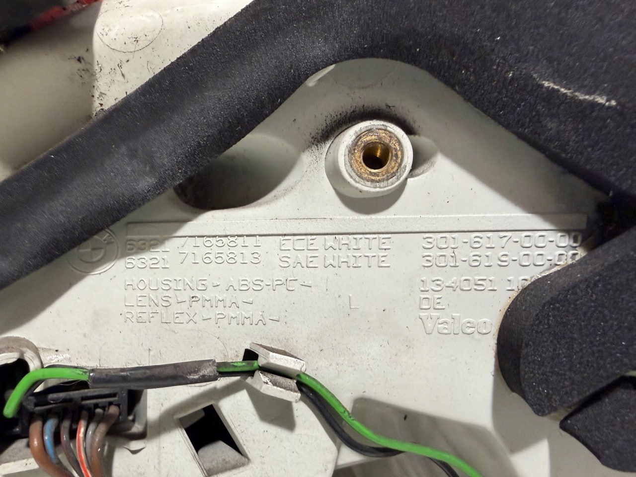 Lampa tylna lewa BMW 6 7165811 7165813 - zdjęcie 2
