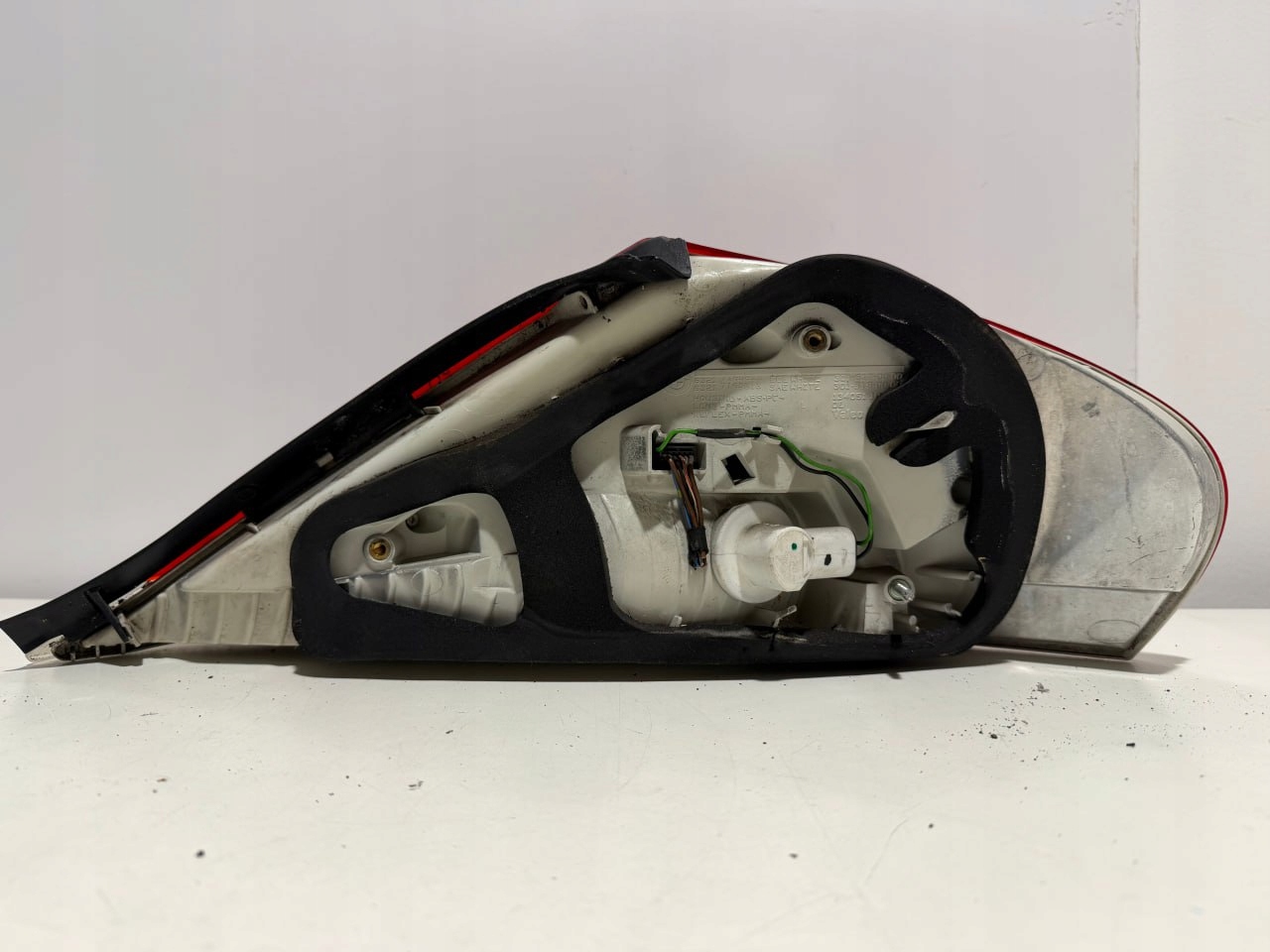 Lampa tylna lewa BMW 6 7165811 7165813 - zdjęcie 3
