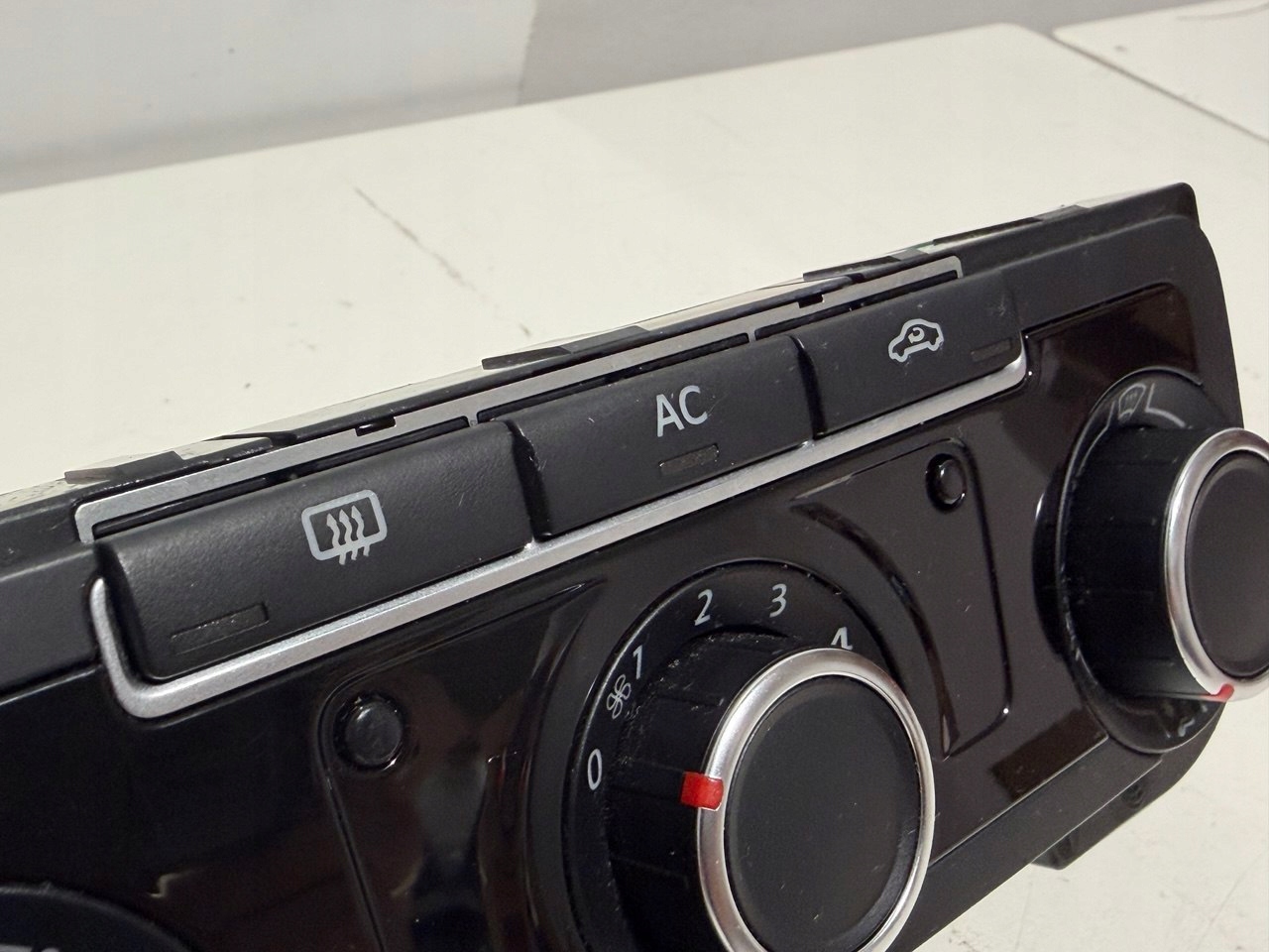 Panel klimatyzacji VW Golf VI 5HB009751-70 - zdjęcie 3