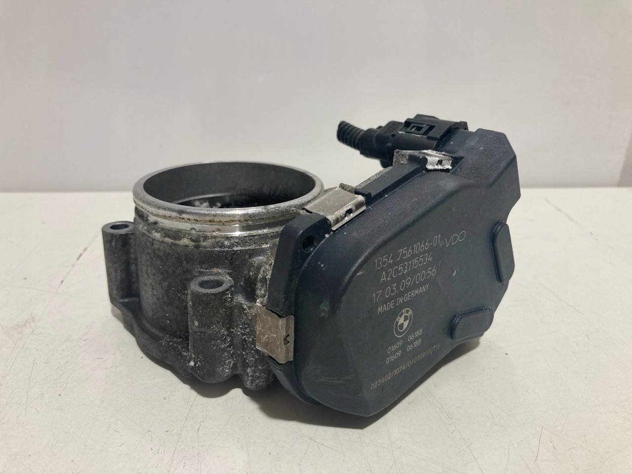 Gaźnik BMW 1354756106601 gasoline 100KW 2009 - zdjęcie 3