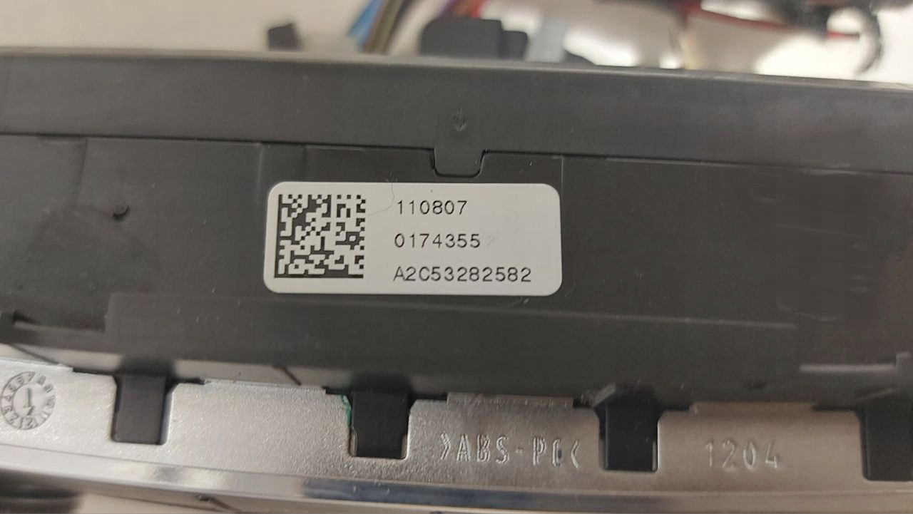 Mercedes panel klimatyzacji 2048308285 - zdjęcie 3