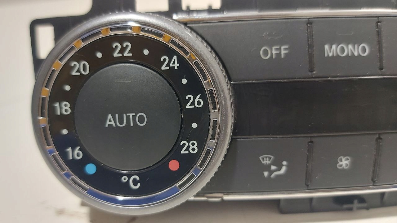 Mercedes panel klimatyzacji 2048308285 - zdjęcie 4