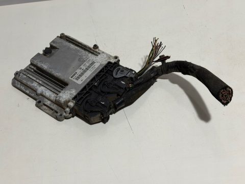 Sterownik silnika ECU BMW Bosch 0281017977 237100899R