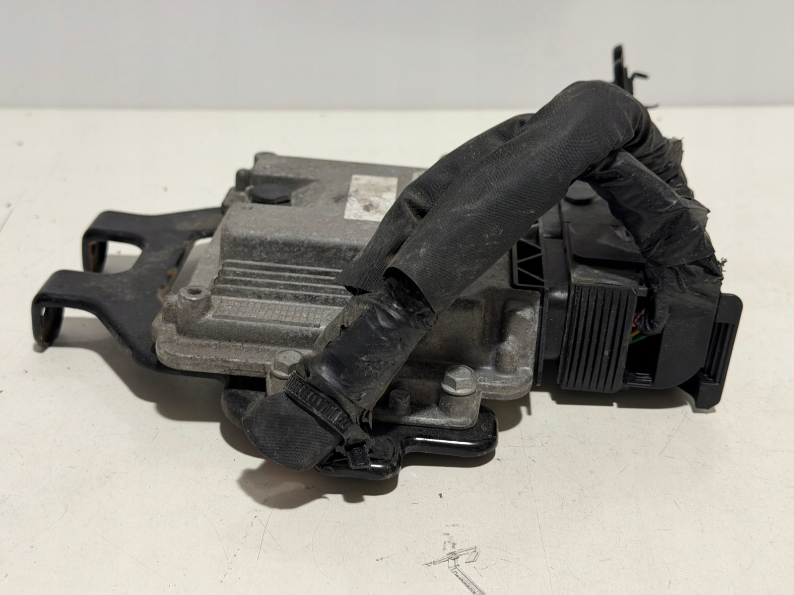 Komputer silnika zestaw startowy sterownik ECU Hyundai IX35 39120-2A001 1.7 - zdjęcie 5