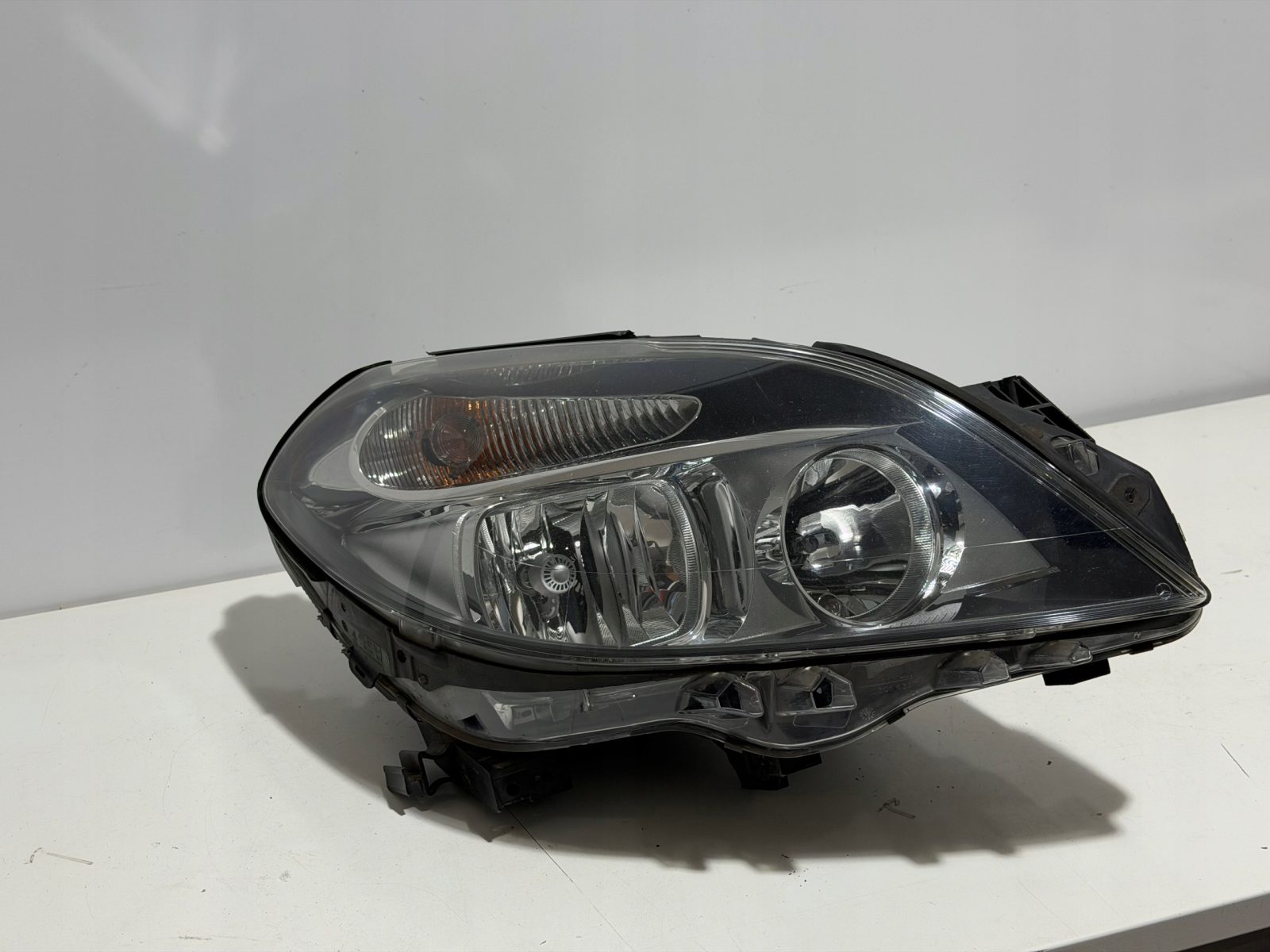 LAMPA REFLEKTOR PRAWA PRZÓD PRZEDNIA HALOGEN H7 2468200261 MERCEDES W246 UK