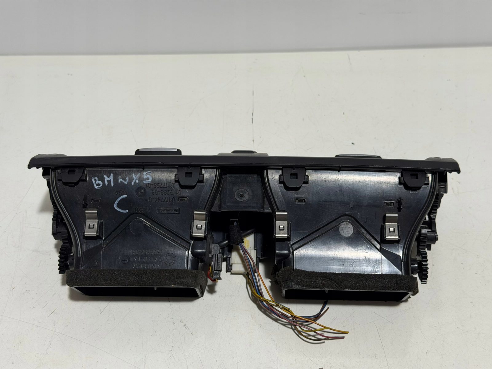 Wloty powietrza kabiny kratka nawiewu konsoli BMW X5 716180104 - zdjęcie 2