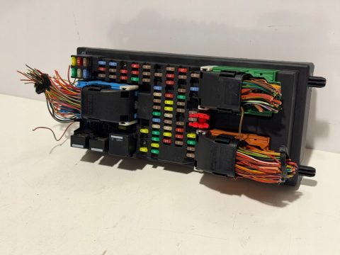 Skrzynka bezpieczników Junction Box Range Rover Vogue L322 BH4214F041AA