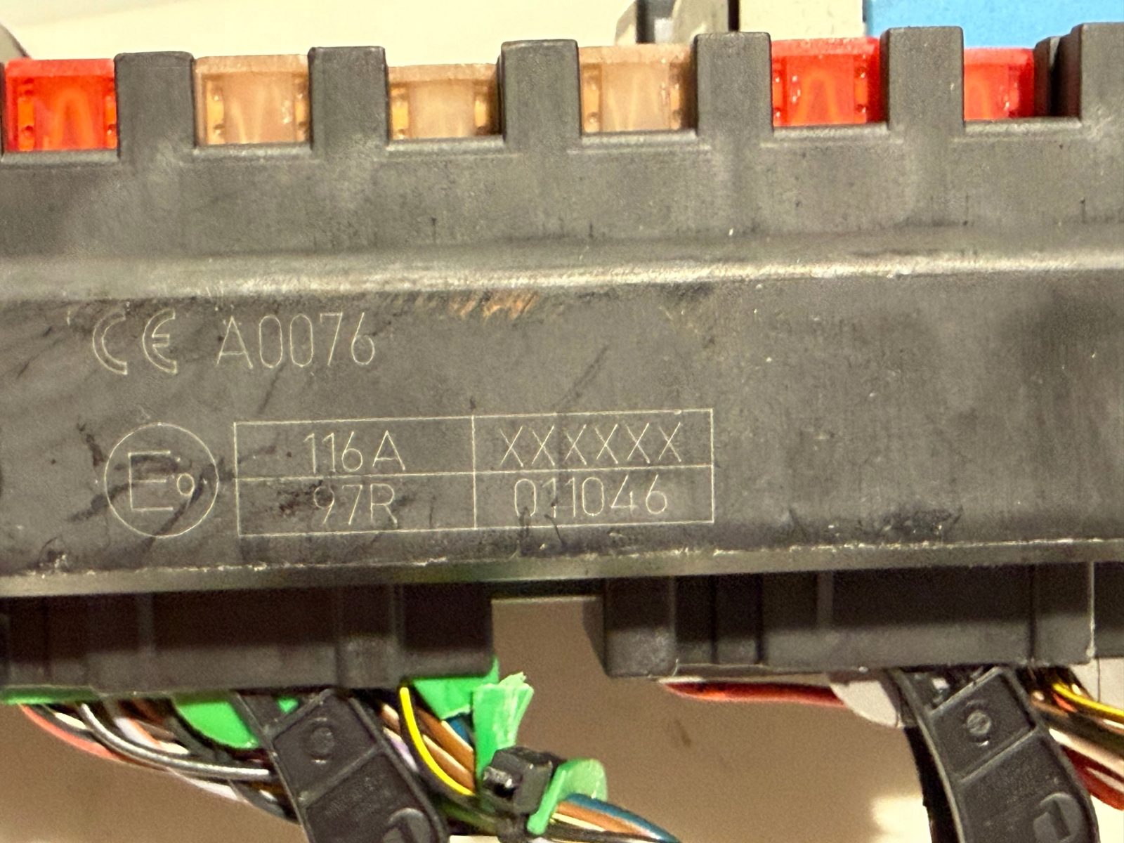 Skrzynka bezpieczników Junction Box Range Rover Vogue L322 BH4214F041AA - zdjęcie 7