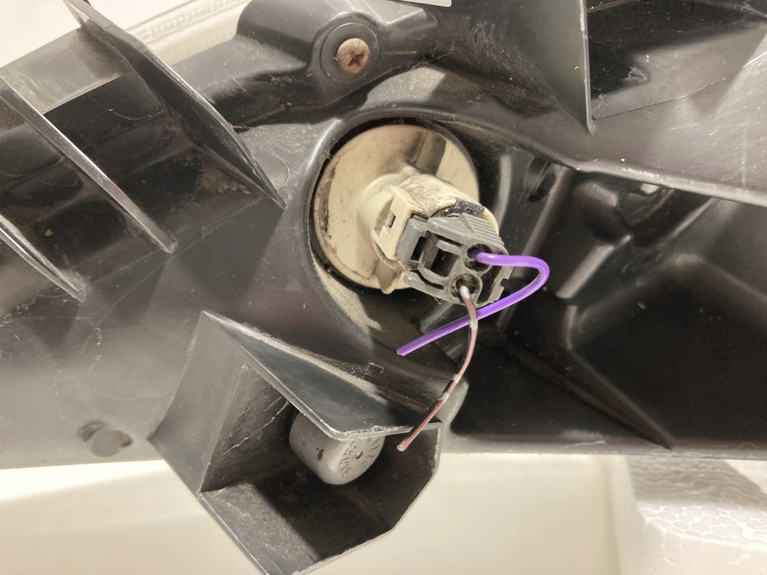 Lampa przednia prawa Nissan Juke FACM0120000UK - zdjęcie 4