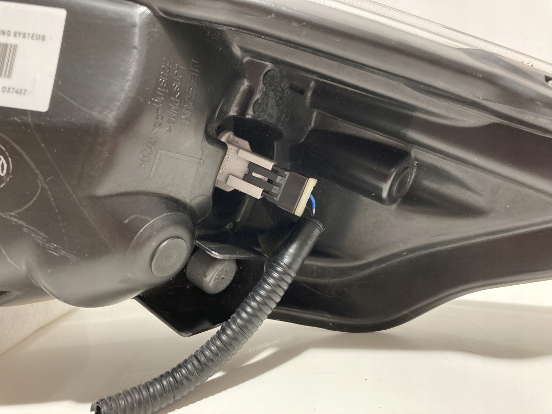 Lampa przednia prawa Nissan Juke FACM0120000UK - zdjęcie 6
