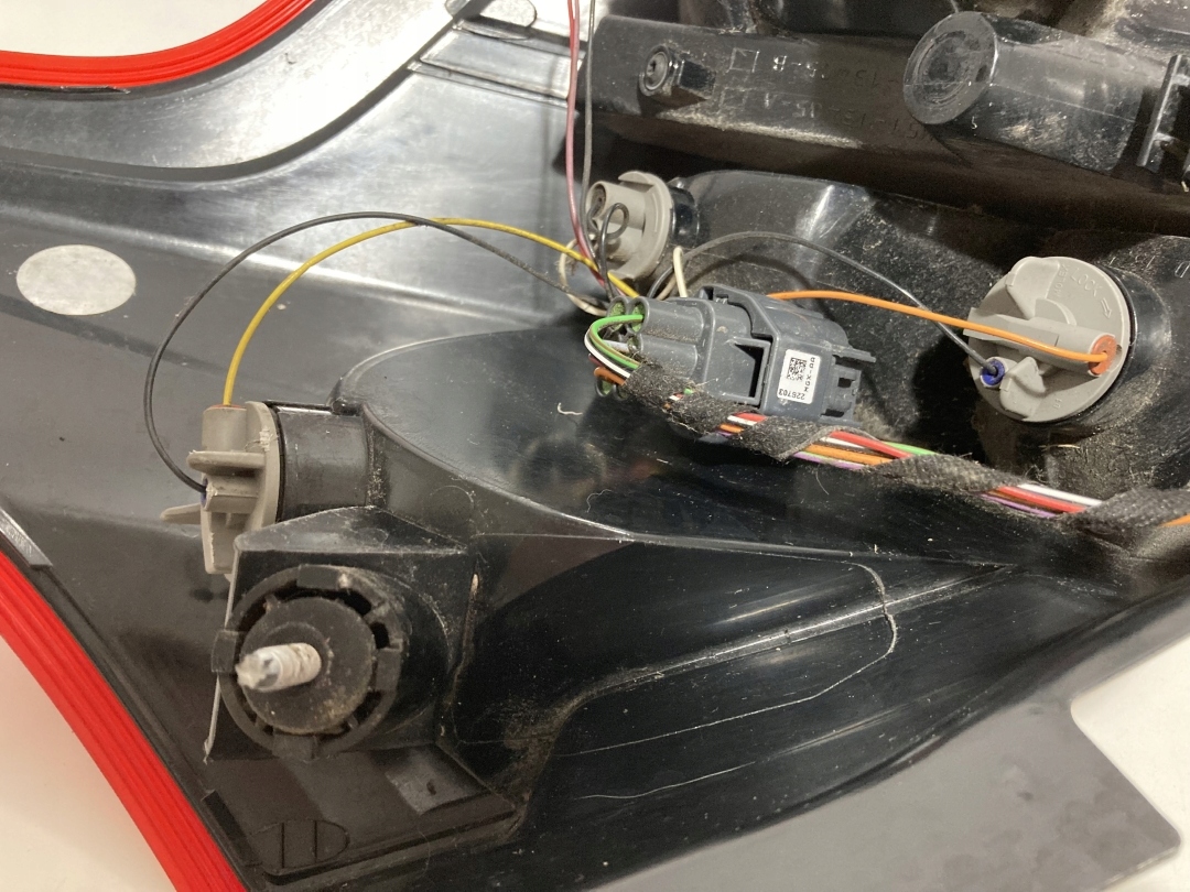 Lampa tylna lewa Ford Focus rok 2013 - zdjęcie 4