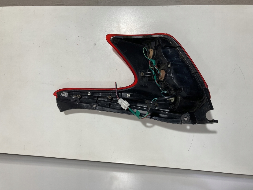 Lampa tylna lewa Nissan Juke - zdjęcie 2