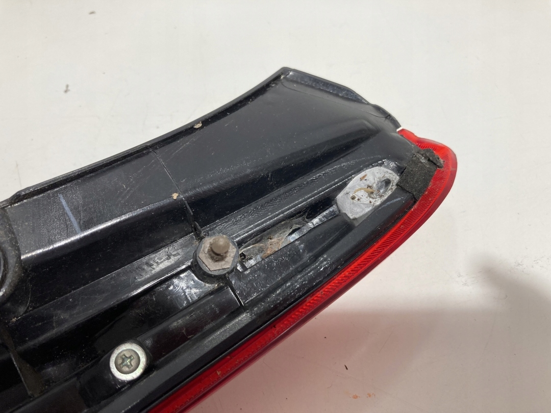 Lampa tylna lewa Nissan Juke - zdjęcie 5