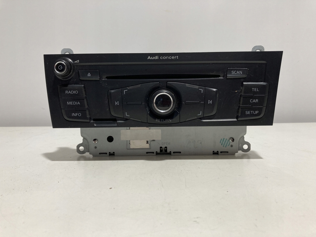 Audi A4 A5 Q5 radio Concert 8T2035186P Panasonic CQ-JA1871G
