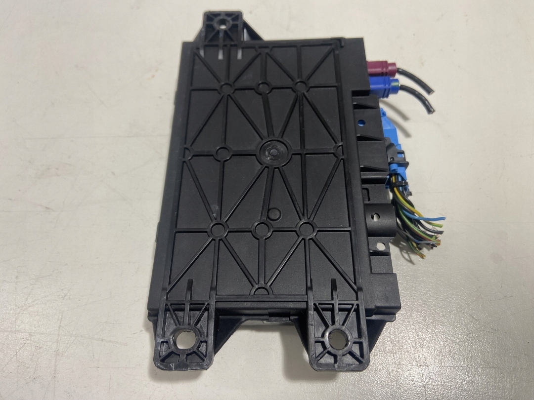 Sterownik telematik Jaguar XE DPLA-70718-NV - zdjęcie 2