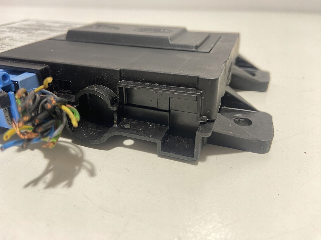 Sterownik telematik Jaguar XE DPLA-70718-NV - zdjęcie 8