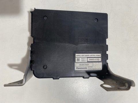 Toyota PRIUS II 1.5 VVTI 06R sterownik hamulca ręcznego 89680-47020